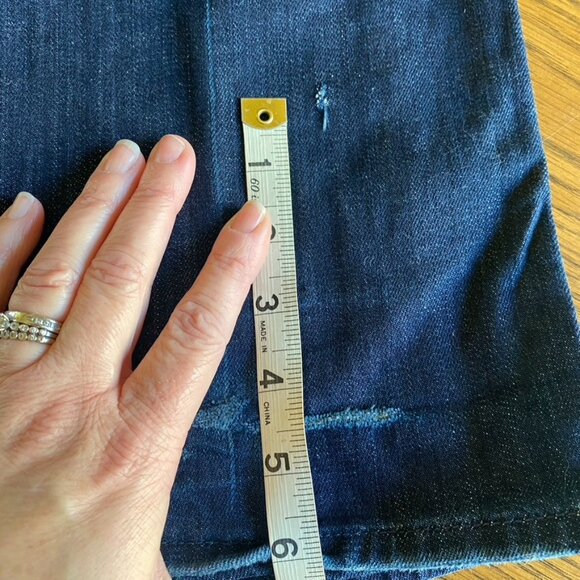 7 For all Mankind Dark Wash Mid Rise Bootcut size 32, Inseam 35 inches - Picture 13 of 15
